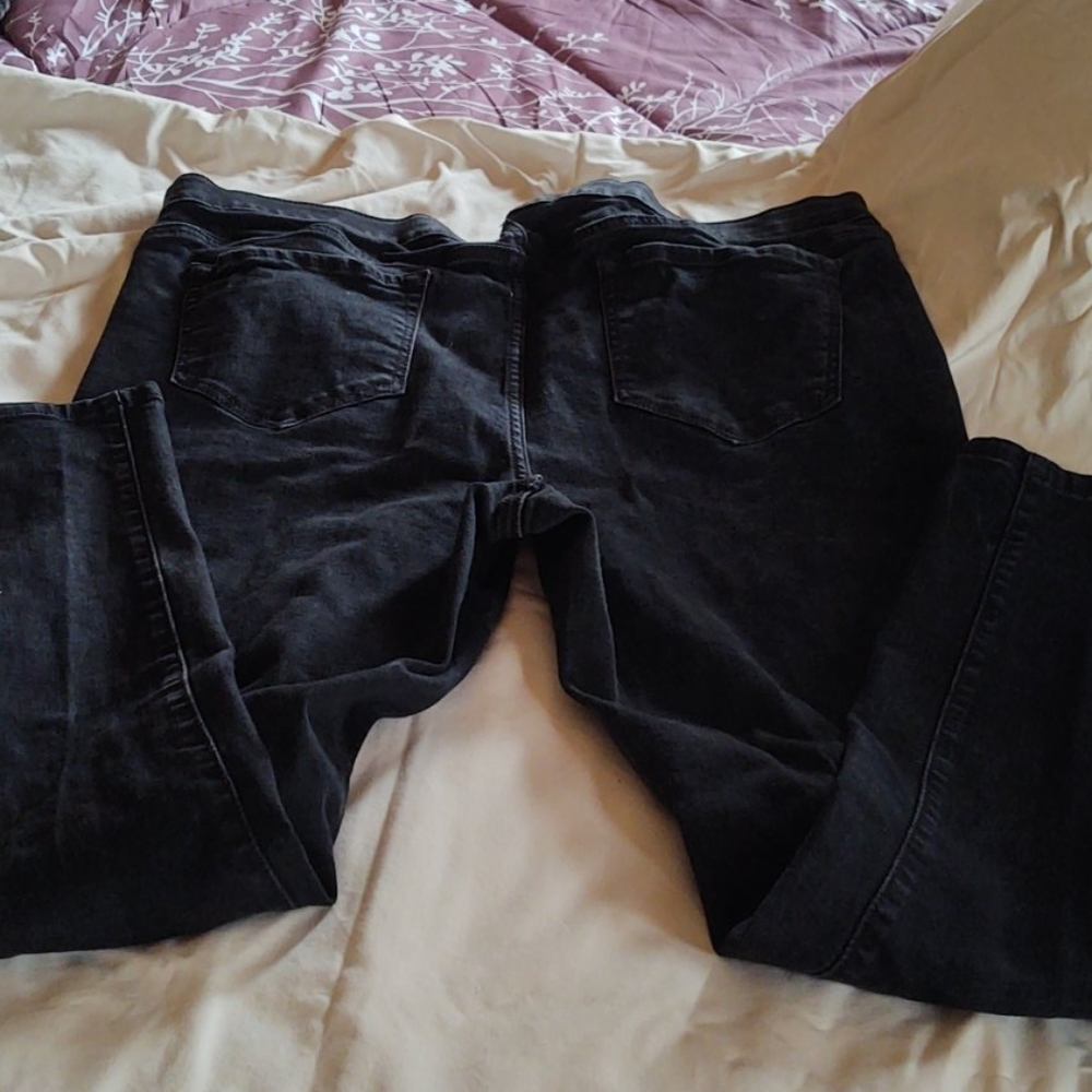 Black leggings